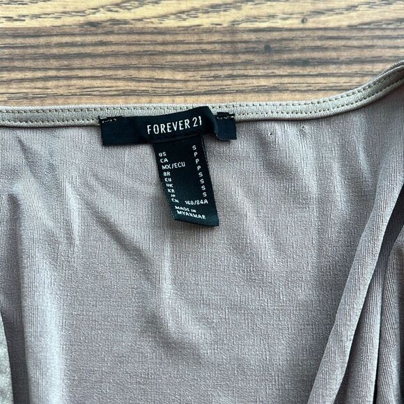 Forever 21 top - Picture 2 of 2